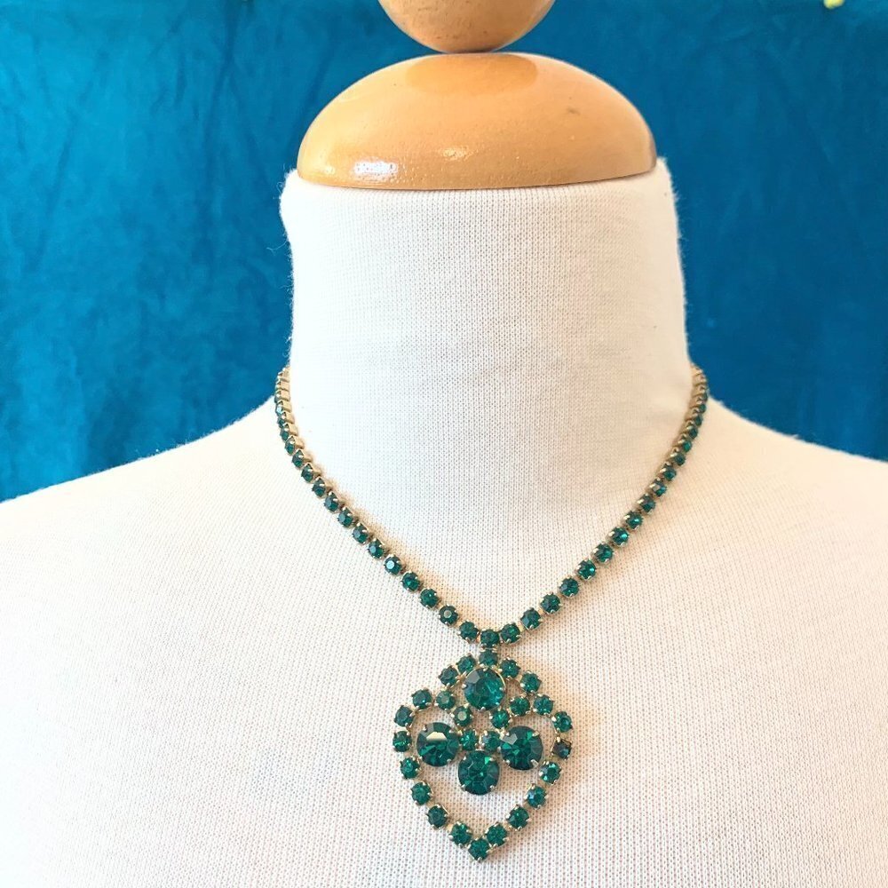 GREEN rhinestone pendant necklace Vintage all rhinestones intact 50s 60s